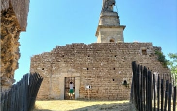 Empreintes médiévales à Sabran