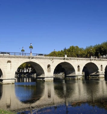 Circuit : du pont romain au château, patrimoine bâti et biodiversité