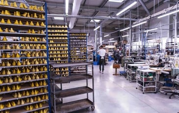 Visite Guidée de l'Atelier de fabrication de chaussures artisanales et des traditionnelles camarguaises, La Botte Gardiane