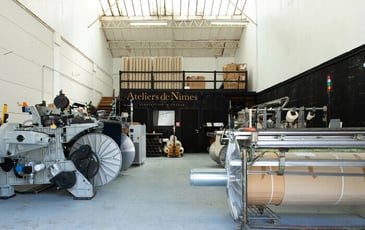 Le Sergé de Nîmes, son histoire et sa fabrication : une visite de l'atelier