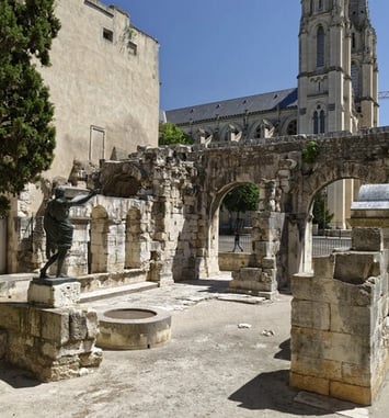 Visite libre de la Porte Auguste (1er s. av. J.-C.)