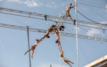 Τρία par la Compagnie Zali