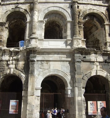 Restaurer les Arènes ?