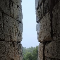 Démonstration : orientation des chapelles romanes vers la Vierge ?