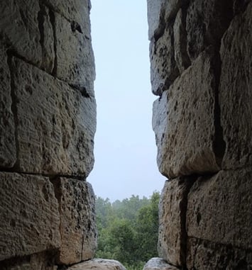 Démonstration : orientation des chapelles romanes vers la Vierge ?
