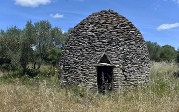Circuit guidé sur les traces du patrimoine en pierre sèche d'Uzès